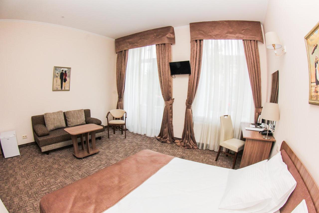 Hotel 52 Odesa Exterior photo
