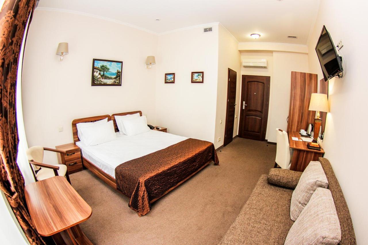 Hotel 52 Odesa Exterior photo
