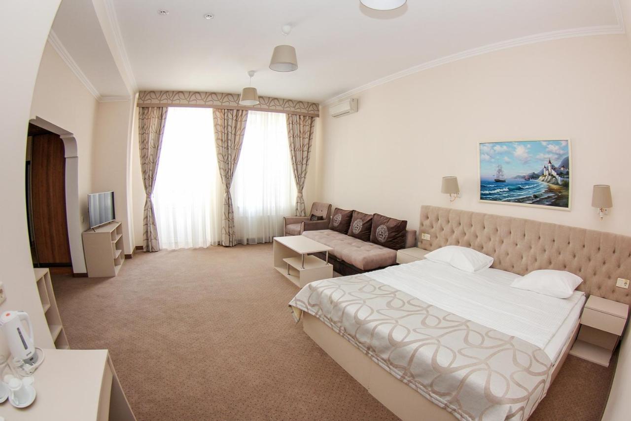 Hotel 52 Odesa Exterior photo
